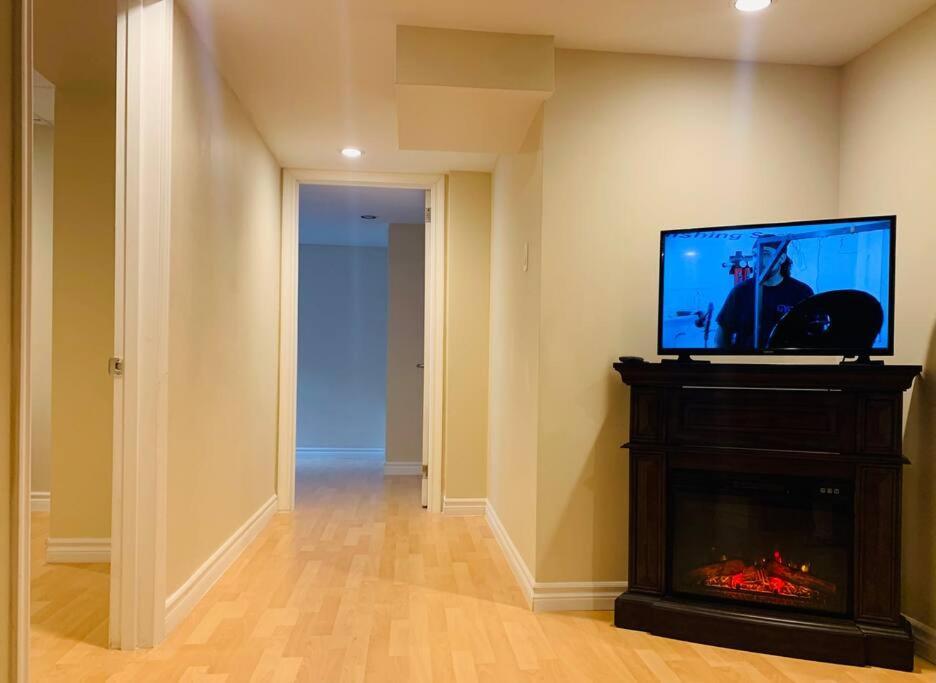 Finished 2 Bedroom Apartment In An Upscale Area Of Ajax Eksteriør billede